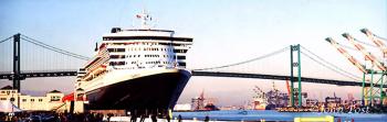 Queen Mary 2 Vincent Thomas Bridge