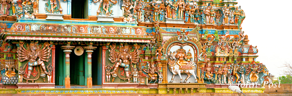 India, View to Gopuram, west entrance to the Meenakshi Temple, verticle