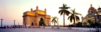 India Gate and Taj Mahal Hotel
