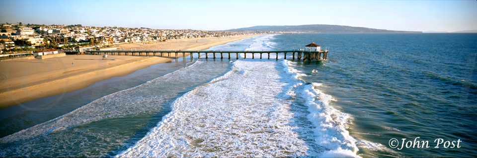 Manhattan Beach Pier aerial view south