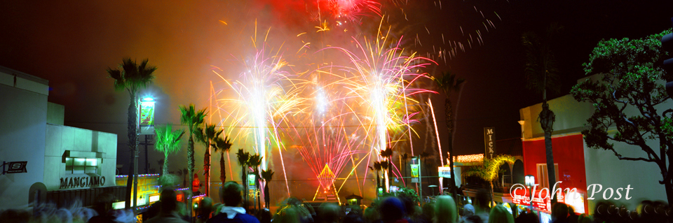 Manhattan Beach Pier with christmas fireworks