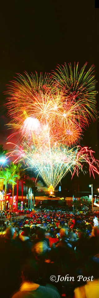 Manhattan Beach Pier with christmas fireworks