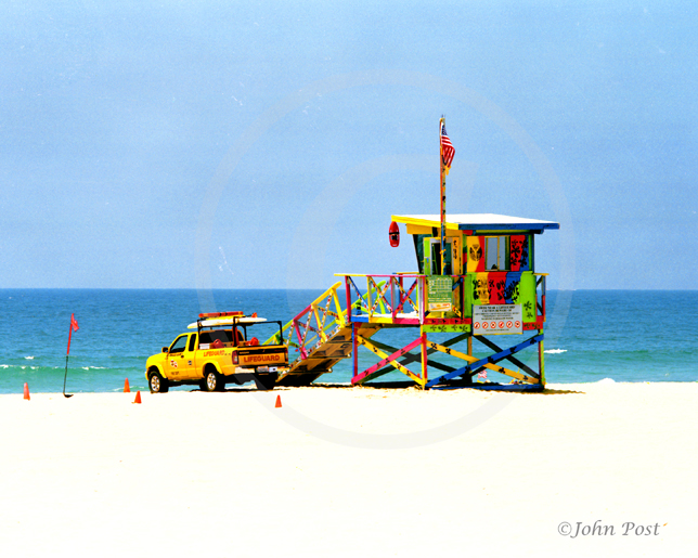 7-5-99View of  painted lifeguard shack