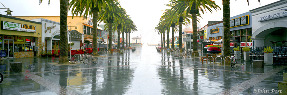 View of Hermosa Beach Promenade Clock in the rain, no people.HDR from 1&2, -
