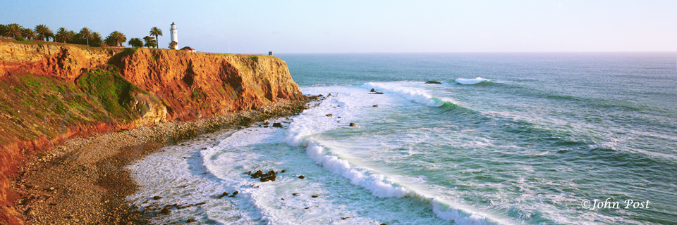 Pt Vicente Lighthouse and crashing wave