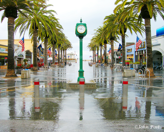 HB Promenade - clock