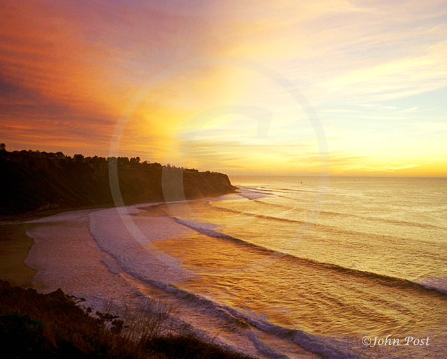 Pt Vicente Lighthouse and crashing wave