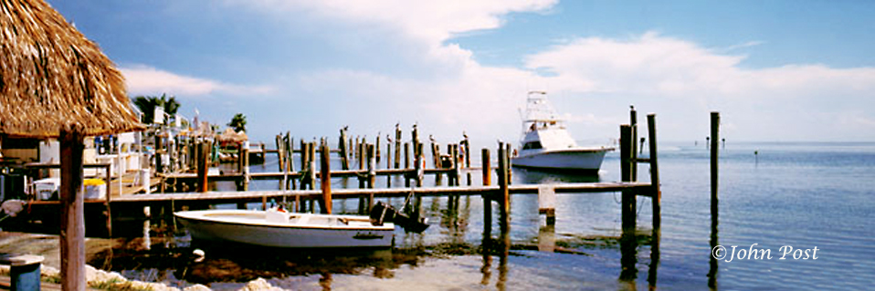 Carter fishing boat comming into docks