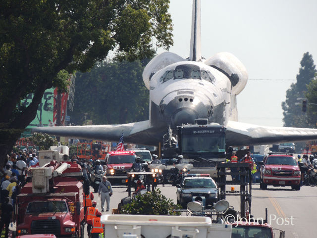 Space Shuttle Endeavour Move on Los Angeles Streets