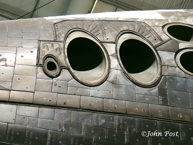 Space Shuttle Endeavour in Air and LA science museum