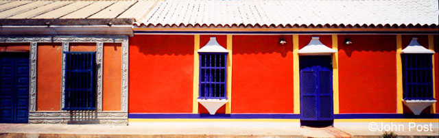 Blue & Rust House Venezuela